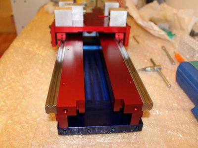 "řez" profilem nosníku lineárů osy Y (je to takhle kostrbatě kvůli "zpětné kompatibilitě")