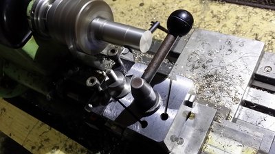 Nôž je tam upnutý 16x16