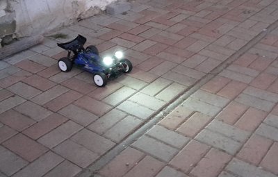 RC pojízdná baterka.jpg