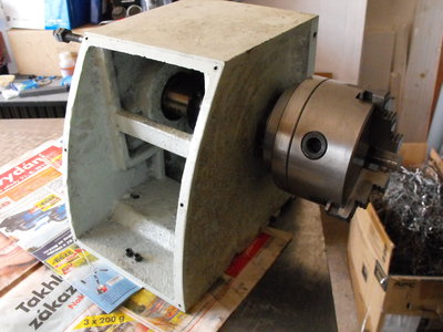 síla stěny opravdu není velká a vzhledem k rozměru a kvalitě materiálu dochází k rezonancím...