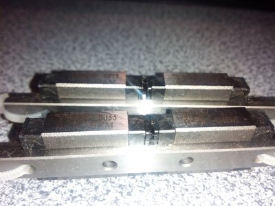 2 ks kolaje THK 9x5,5mm L=85mm + 4 voziky THK RSR9KM