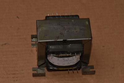 bezpečnostní trafo 230V / 14,8V-2,5A 8,7V-2,5A 17V-315mA 24V-4A 24V-125mA  (8kusů)<br />cena 150kč/kus