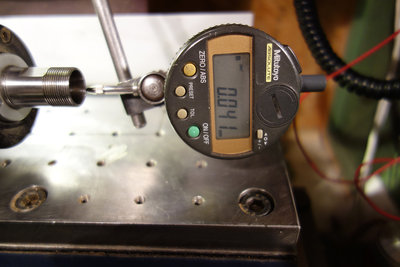 Ešte ma napadlo zmerať aj čelo upínača