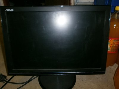 Monitor ASUS uhlopriecka 48cm-cena 45.-eur