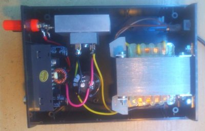 Stabilizovaný zdroj 0 - 30V / 0 - 5A vnitřek