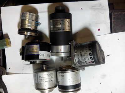 Různé encodery 400kč za kus