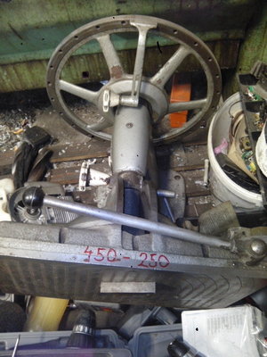 výklopná magnetická dělička,plocha magnetu 250-450mm <br />cena 5900kč