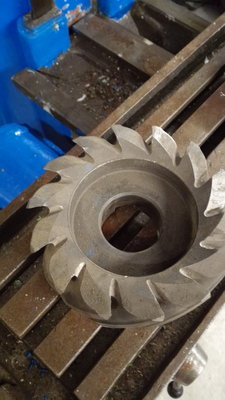 HSS 160-tka , zuby v pořádku vypadá nabroušeně a v pořádku<br /><br />Cena dejme tomu 350kč