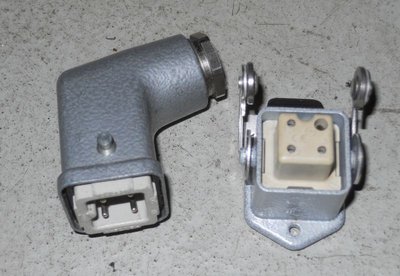 4 piny 100Kč za pár