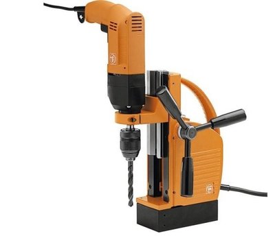 Magnetická vrtačka.jpg