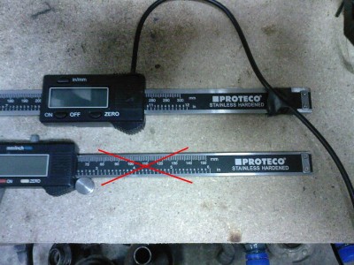 Měrka 300mm, koupeno na Aukru zhruba 800,- Je zarážející, že 150mm je stejný výrobce a přesto nekomunikuje.