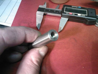 Závit M8 pro spojení se záv.tyčí