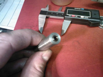 Závit M6 pro zajištění.