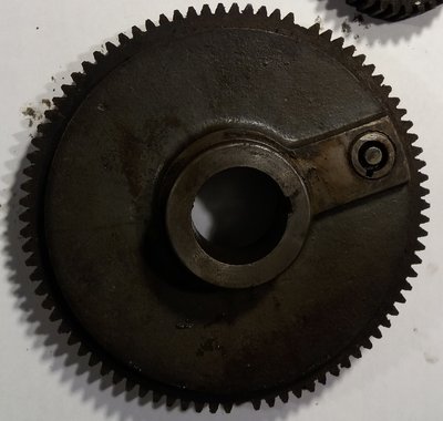 Bomey - pohon vřetene přes redukci 1.jpg (463.14 KiB) Zobrazeno 5685 x Pohled z vnitřku