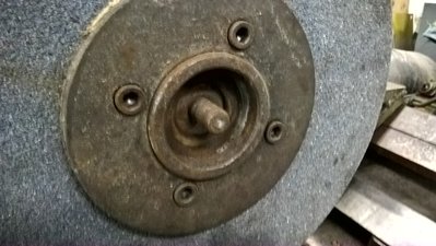 Příruba se závitem M65x2