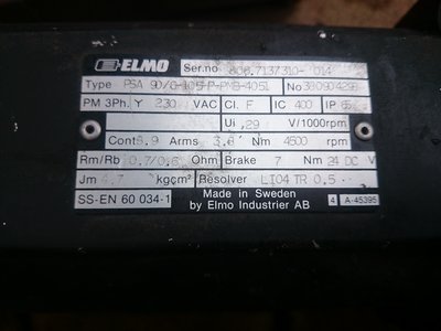 servomotor s převodovkou