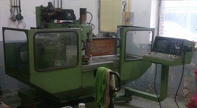 automatická výměna, zasobník na 10 nástrojů, rameno