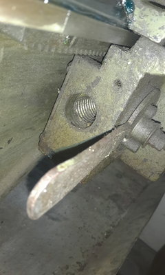 Zapíníní/Vypínání podélného posuvu