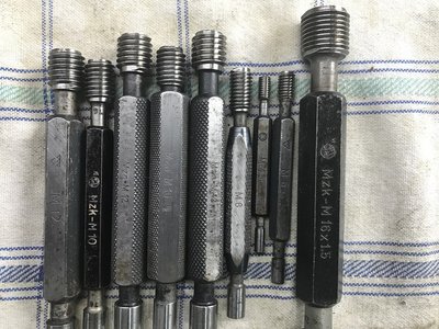 kalibry závitové -500kč za vše