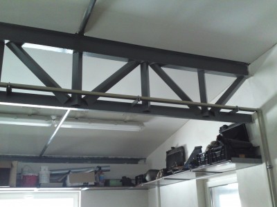 mezi tyhle dvě U100vky příjde do budoucna menší asi 400kg z Baumaxu.