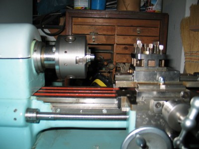 to foto je blbe, viac svetla nemam. Bok vedenia nie je ale zaskrabany