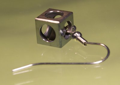 kostka 8 kov náušnice 2.jpg