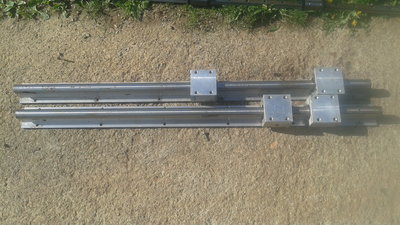 20180426_170200.jpg (1.66 MiB) Zobrazeno 6150 x podepřené tyče průměr 30mm a délka 1160mm vč. 2 vozíků celkem 5ks kompletů. 3komplety dobrý stav,1komplet za 400,-<br />a 2 komplety, tyče dobrý stav,ale vozíky mají již vůli 1ks kompletu 250,- nebo dohoda